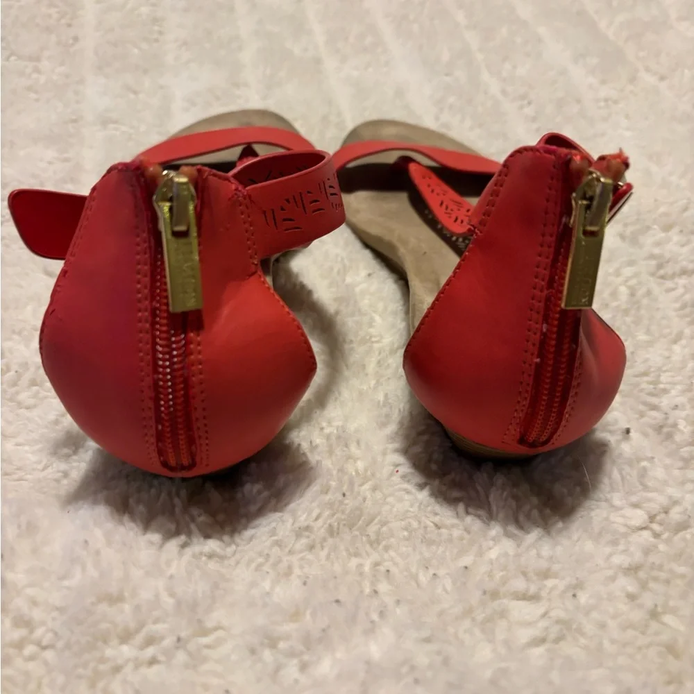 Kenneth Cole Reaction T-Strap City Red Wedge Sandals Size 6.5